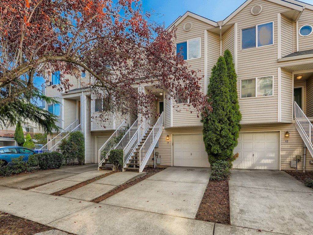 Sold! Townhome in SE Portland! No HOA!